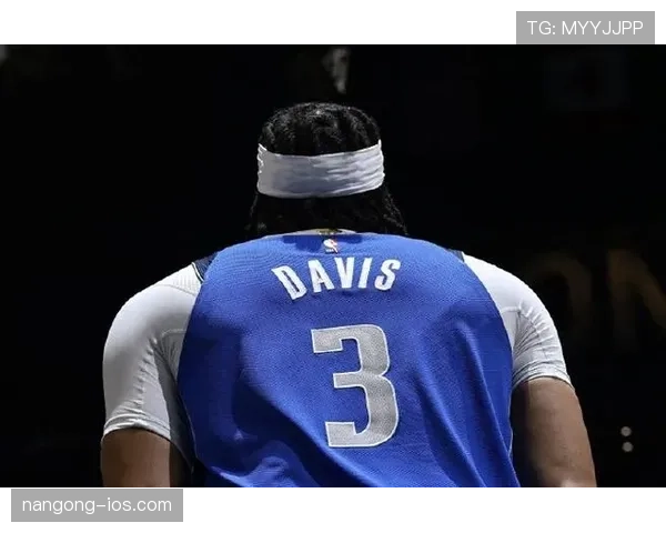 安东尼·戴维斯休赛期天天喝蛋白粉当水，家里冰箱塞满200瓶？