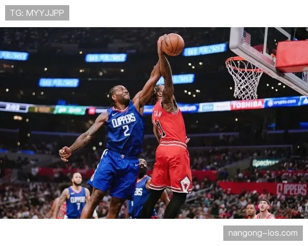 萨博尼斯篮下高效得分拉开战术空间助队提升内线威胁