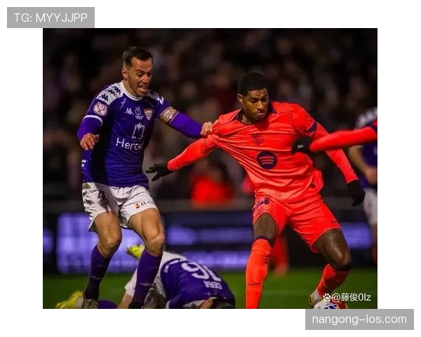 巴黎球星登贝莱离队，巴萨豪门地位面临危机：战术依赖严重，能否重塑辉煌？